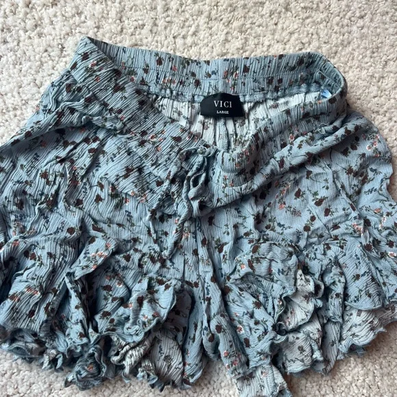 Floral Ruffle Shorts - Picture 2 of 2